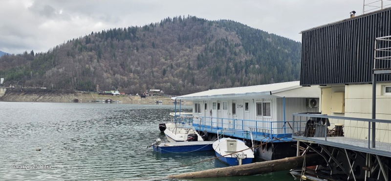 Deranj mare pe lacul Izvorul Muntelui – se caută fose septice și butoaie de plastic și de tablă 5 WhatsApp Image 2026 06 03 at 09.44.56 2