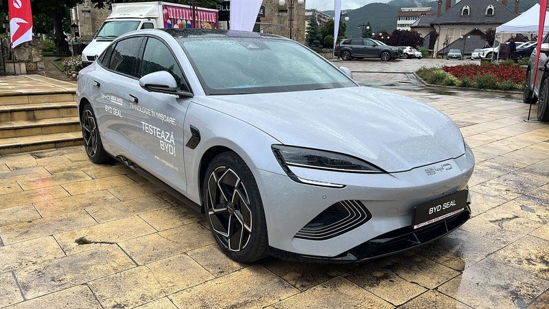 Salonul Auto Piatra Neamț și-a deschis porțile 10 WhatsApp Image 2026 06 12 at 14.23.20 1