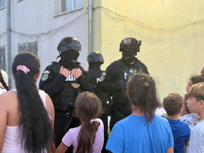 FOTO-VIDEO. Acțiune masivă a Poliției Neamț: 3 dosare penale și 130 de sancțiuni în valoare de aproape 80.000 de lei 4 WhatsApp Image 2026 06 21 at 12.12.25