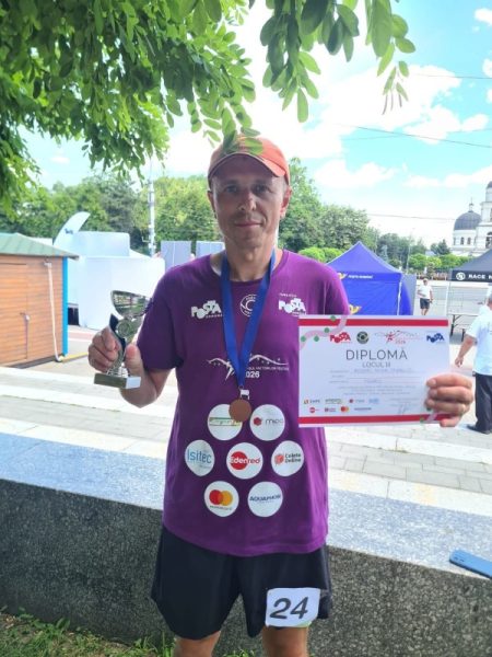 Foto. Nemțeanul Marius Atomei, locul 3 la Marșul Factorilor Poștali, competiție desfășurată la Chișinău WhatsApp Image 2026 06 26 at 06.42.08