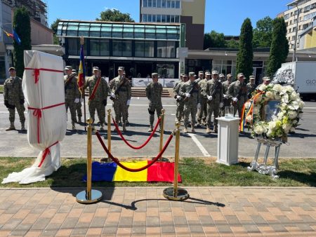 VIDEO-FOTO. Dezvelirea stelei și a panoului pentru Generalul Nicolae Dăscălescu pe Aleea Personalităților din Piatra Neamț WhatsApp Image 2026 06 26 at 11.29.01 3