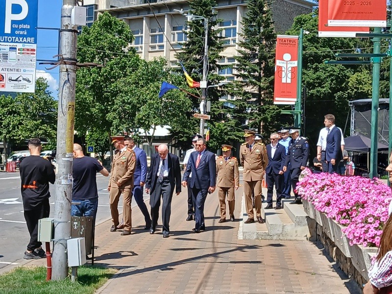 VIDEO-FOTO. Dezvelirea stelei și a panoului pentru Generalul Nicolae Dăscălescu pe Aleea Personalităților din Piatra Neamț 3 WhatsApp Image 2026 06 26 at 11.31.29 1