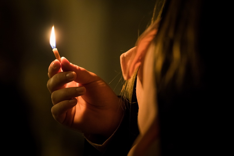 Religia pentru oameni grăbiți / Fapta bună: lumina care se vede 5 ibmf 2019 priveghere foto oana nechifor 7949 resize