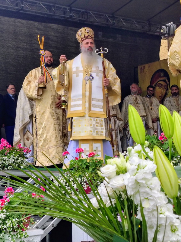 Liceul Teologic Ortodox „Sfinții Împărați Constantin și Elena” Piatra-Neamț la ”30 de ani de slujire, educație și credință” 3 liceu teologic ips teofan resize