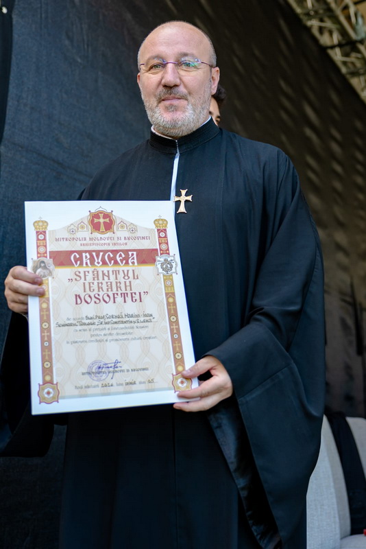 Liceul Teologic Ortodox „Sfinții Împărați Constantin și Elena” Piatra-Neamț la ”30 de ani de slujire, educație și credință” 4 liceu teologic pr bogdan constantin resize