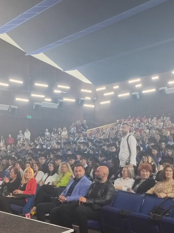 Școala nr. 2 Piatra-Neamț: Promoția 2026 la capăt de drum și un nou început! 2 scoala 2 3