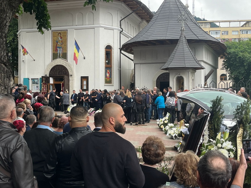 Filmul crimei care a îngrozit Neamțul / Reconstituirea morții lui Ciprian Verdeș, ucis de fiul său în plină stradă 4 verdes crima 04