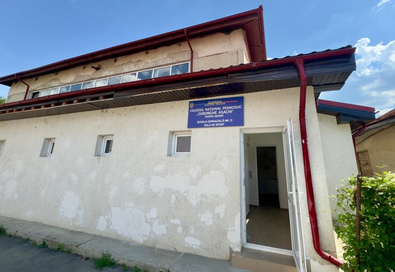 Primarul Adrian Niță a semnat contractul de finanțare pentru reabilitarea termică a Școlii nr. 11 3 Scoala nr 11 PNt 1