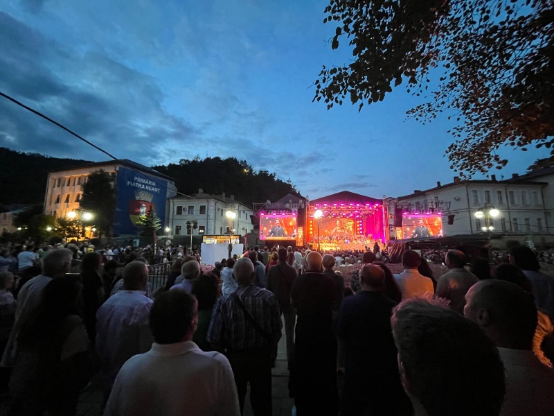 Video-Foto. „Vacanțe Muzicale” la Piatra-Neamț. S-a dat startul celei de a 51-a ediții. 1 WhatsApp Image 2026 07 05 at 21.35.55 3