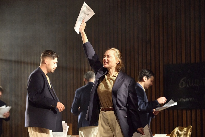 „Soare, amor și întuneric” regia A. Mâzgăreanu – selectat la Festivalul Național de Teatru 3 WhatsApp Image 2026 07 09 at 10.02.48