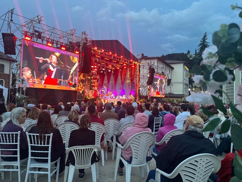 VIDEO-FOTO. Vacanțe Muzicale la Piatra Neamț seara a cincea - Filarmonica de stat de la Sibiu concertează 3 WhatsApp Image 2026 07 09 at 21.30.50 3