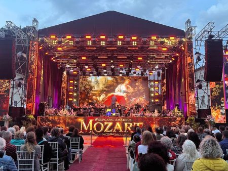 Mozart, pe Platoul Curții Domnești: public numeros la concertul Filarmonicii de Stat Sibiu, în ciuda vremii WhatsApp Image 2026 07 10 at 08.52.10 2