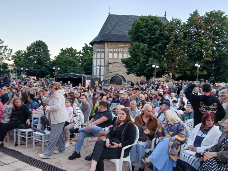 VIDEO-FOTO. Final incendiar al Festivalului Internațional Vacanțe Muzicale la Piatra-Neamț 6 WhatsApp Image 2026 07 11 at 21.09.12 3