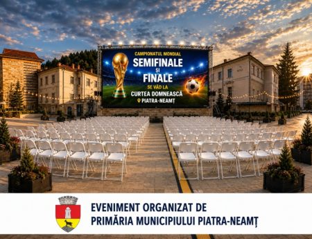 Ecran gigant instalat la Curtea Domnească din Piatra-Neamț. Pot fi vizionate meciuri cruciale de la Campionatul Mondial de fotbal WhatsApp Image 2026 07 14 at 18.44.55