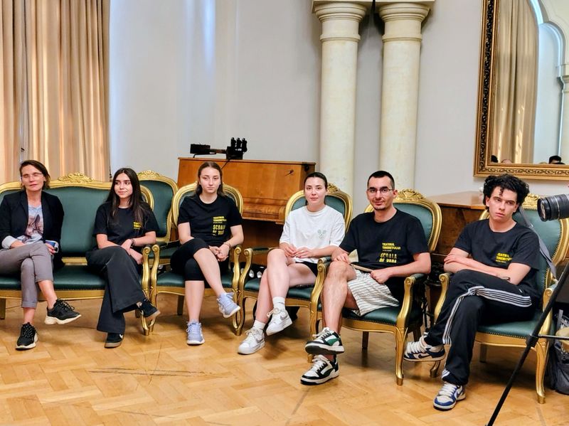 Video-Foto. Școala de vară de la Teatrul Tineretului – ediția a II-a. Studenți și masteranzi bucuroși să redescopere “adevărul artei actorului” la Piatra-Neamț 1 WhatsApp Image 2026 07 16 at 15.20.42