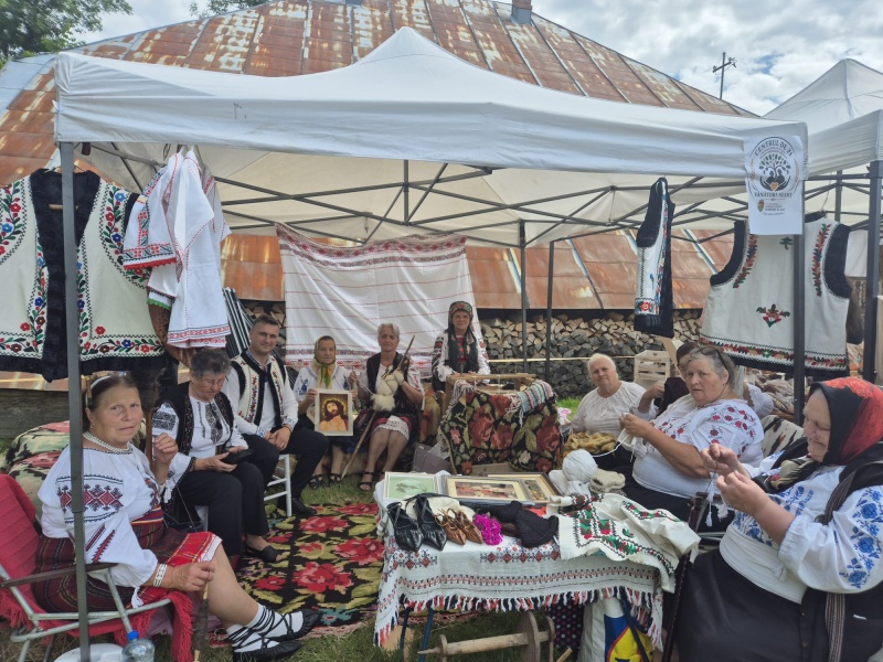 Video-Foto. Festivalul AGAPE aduce sute de spectatori la Agapia 12 WhatsApp Image 2026 07 25 at 16.09.17 1