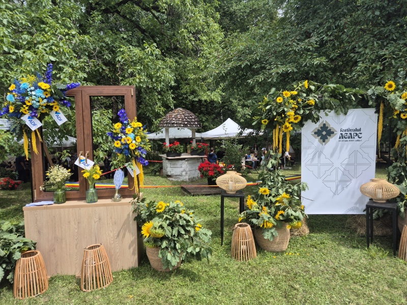 Video-Foto. Festivalul AGAPE aduce sute de spectatori la Agapia 14 WhatsApp Image 2026 07 25 at 16.09.17 3