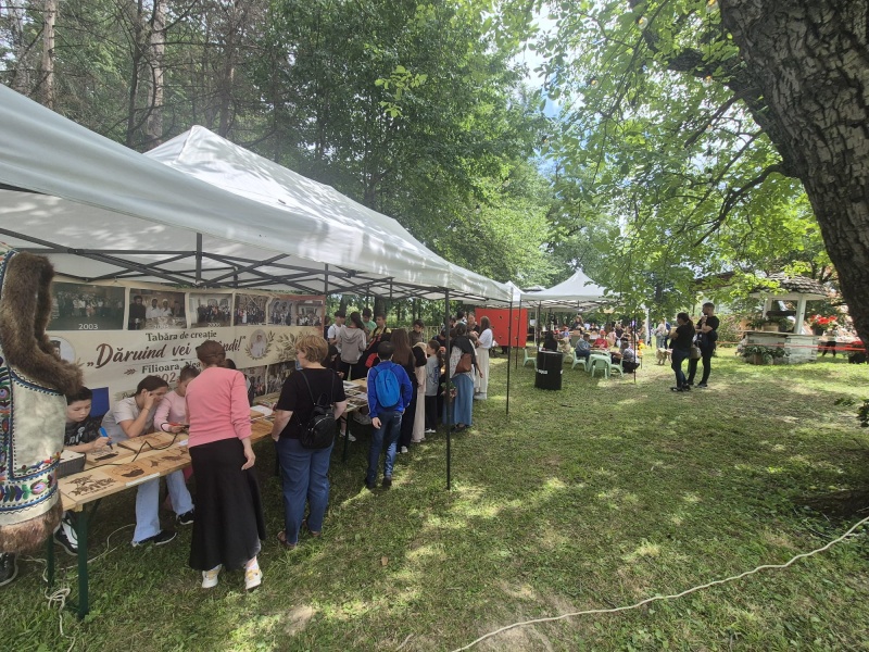 Video-Foto. Festivalul AGAPE aduce sute de spectatori la Agapia 4 WhatsApp Image 2026 07 25 at 16.09.18 2