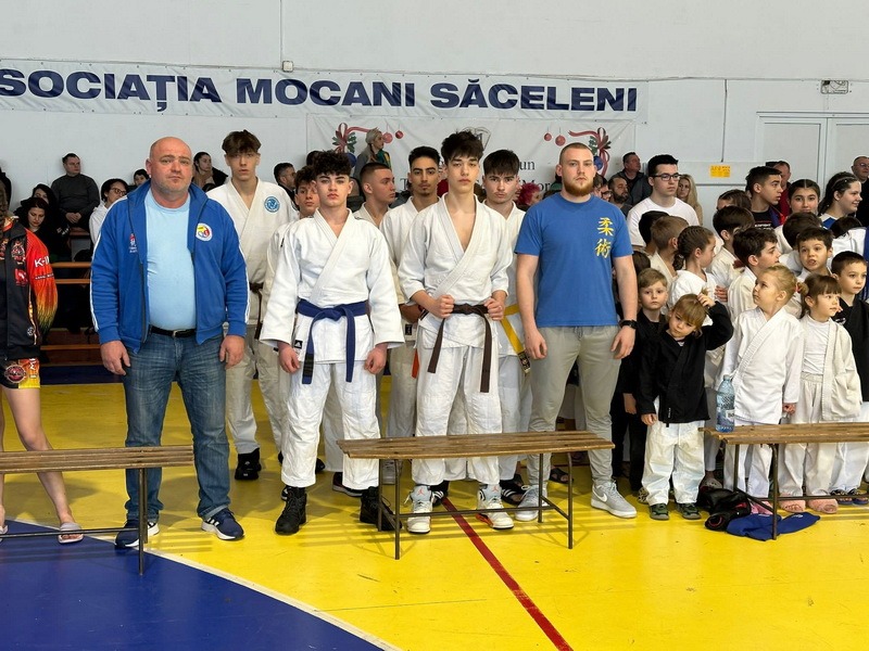 COPII CU CARE NE MÂNDRIM. Alexandru Lupu, șef de promoție, pasionat de karate, viitor jandarm 3 alexandru lupu centura galbena