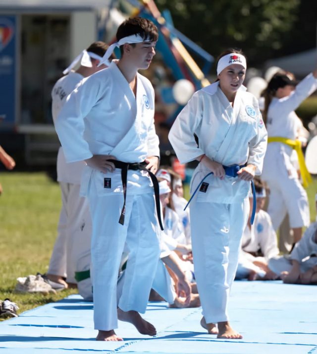 COPII CU CARE NE MÂNDRIM. Alexandru Lupu, șef de promoție, pasionat de karate, viitor jandarm 4 alexandru lupu jujitsu