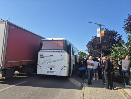 Târgu-Neamț: Control la țigări de contrabandă într-un autobuz! autobuz 2