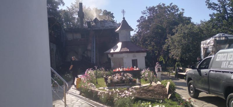 Imaginile dezastrului de la Mănăstirea Bisericani. Un echipaj de la Ambulanță a dat alarma, nu locatarii 6 bisericaniars