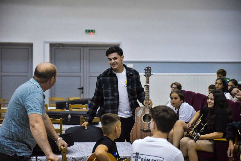 Festivalul „Dăm Folk”, ediția a XI-a: Fără Zahăr și Emeric Imre, în concertele de vineri și sâmbătă 9 dam folk 3