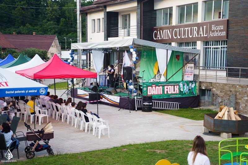 Festivalul „Dăm Folk”, ediția a XI-a: Fără Zahăr și Emeric Imre, în concertele de vineri și sâmbătă 10 dam folk 6