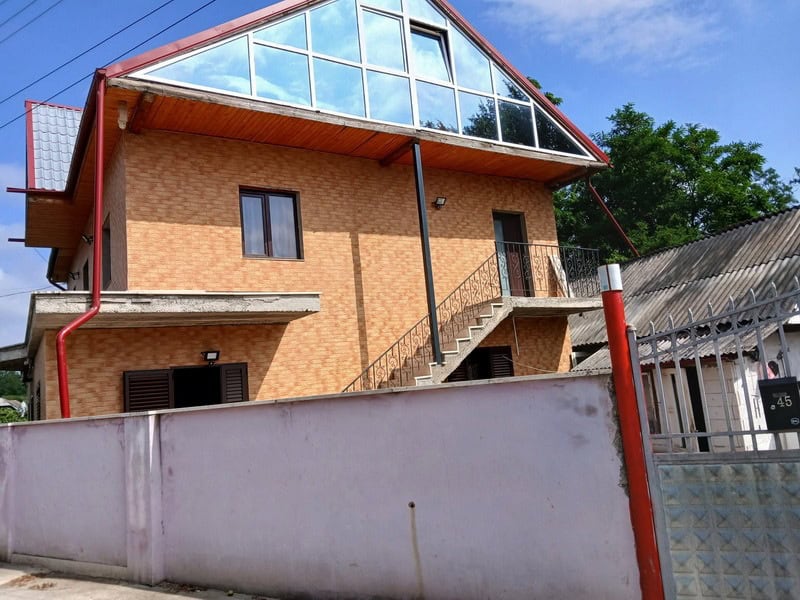 dragomiresti canabis 03 resize - Canabis de milioane, ascuns într-un solar din Hlăpești. Cum a ajuns un sat din Neamț în centrul unei anchete DIICOT