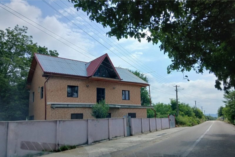 dragomiresti canabis 1 resize - Canabis de milioane, ascuns într-un solar din Hlăpești. Cum a ajuns un sat din Neamț în centrul unei anchete DIICOT