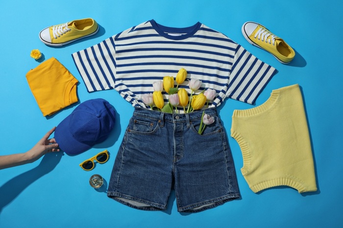 Top 7 moduri de a accesoriza un tricou simplu e1d3800f0aafd5331c5c8a8c0dbd4f4068