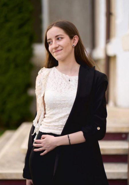COPII CU CARE NE MÂNDRIM. Elena Ciobănică – când visele își găsesc o rampă de lansare! elena ciobanica hogas 1