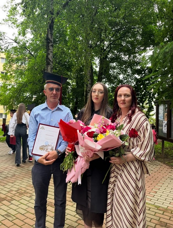 Karina Hăisan, singura medie de 10 din Neamț la Bacalaureat: „Medicina este ceea ce mă reprezintă” 2 karina haisan 04 resize