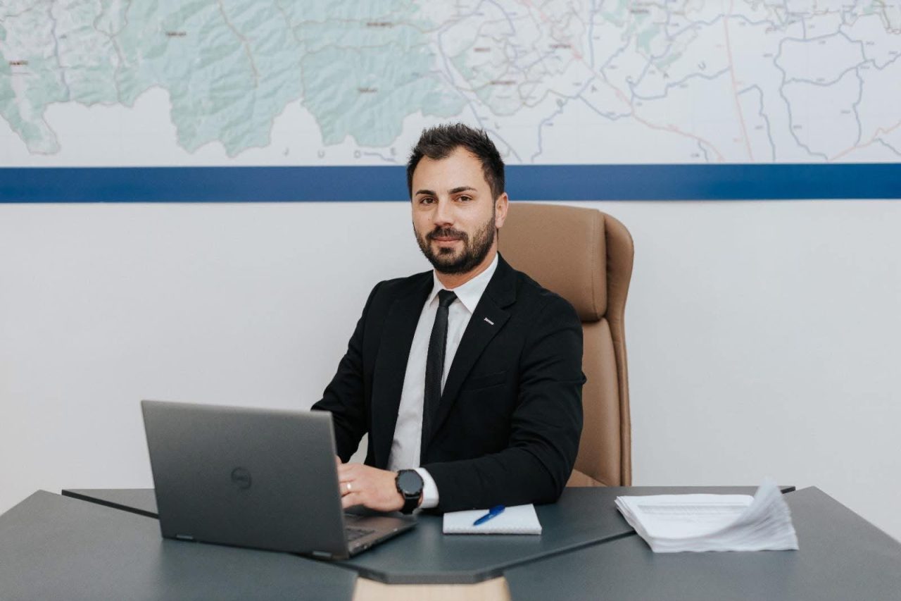 Mărgineni mizează pe fonduri europene: creșă, bază sportivă, gaze, asfalt și proiecte pentru readucerea oamenilor acasă margineni gabriel mitrea