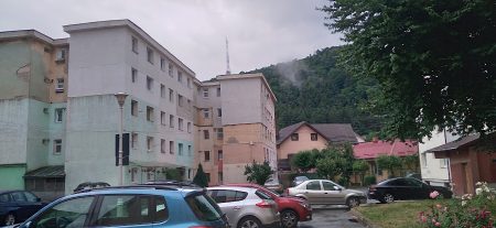 Pietreni intrigați de un fenomen petrecut pe culmea Pietricic pietricica abur
