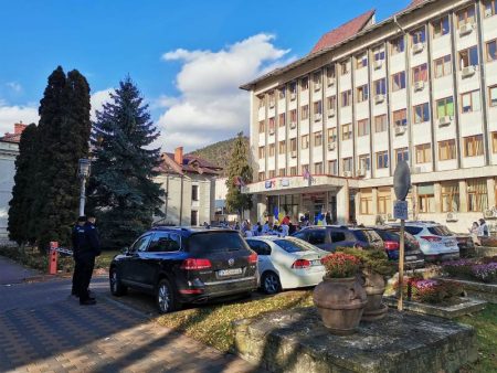 Finanțările nerambursabile la C.J. Neamț, lansate cu întârziere: 2 milioane de lei pentru sport, cultură și proiecte sociale prefectura cj