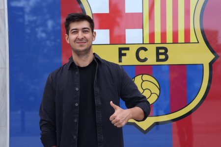 Povestea unui pietrean cu o licență inedită, Master in Football Business, la Academia Johan Cruyff de la FC Barcelona sebastian ungureanu 2 resize