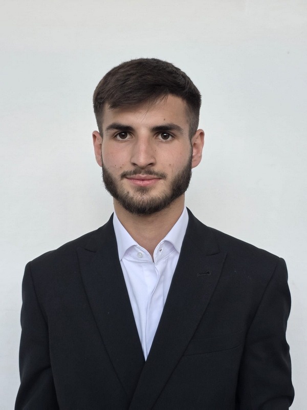 „Am găsit la Mănăstirea Neamț un loc pe care astăzi îl numesc, fără ezitare, acasă” / Interviu cu Plantus Illia, unul dintre absolvenții de excepție ai Seminarului Teologic Ortodox „Veniamin Costachi” de la Mănăstirea Neamț 1 seminarist plantus 1 resize