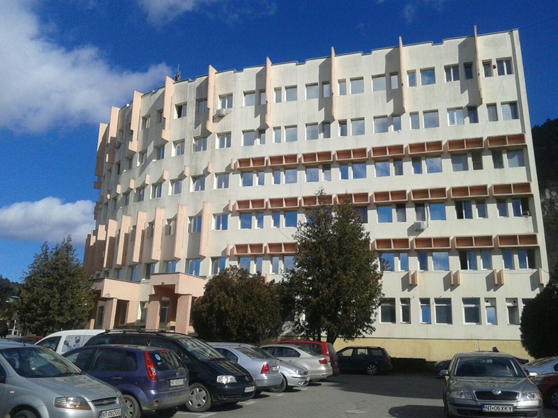 Sănătatea din Neamț, între promisiuni și șantiere: noul spital, oncologia și investițiile de peste 1,6 miliarde de lei 2 spital vechi