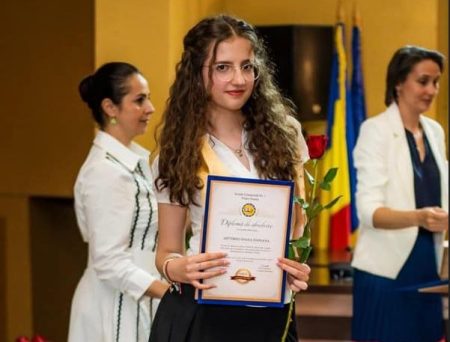 10 - COPII CU CARE NE MÂNDRIM. Daniana Aiftimiei – absolventă de 10 și Ambasador Next Generation