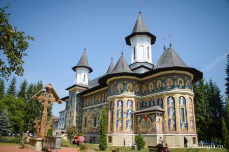 Hramul bisericii „Sfântul Ioan Iacob de la Neamț” de la Seminarul Teologic „Veniamin Costachi” sărbărot pe 4 și 5 august WhatsApp Image 2026 07 31 at 21.13.16