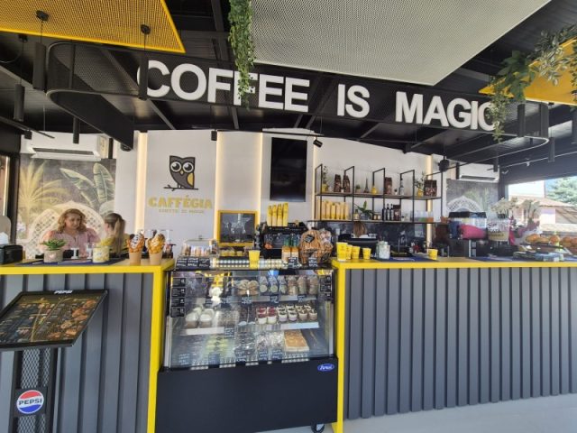 Video-Foto. „Caffegia” din Vânători-Neamț și-a inaugurat noua terasă: un spațiu modern pentru cafea, gustări și momente de relaxare WhatsApp Image 2026 08 01 at 14.50.02