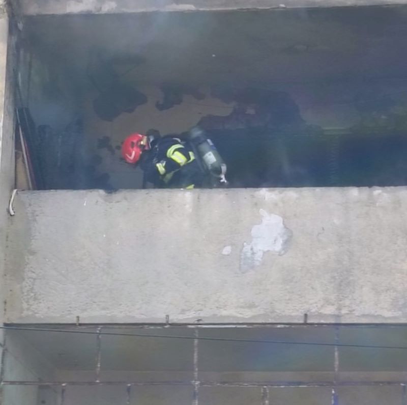 VIDEO-FOTO. Incendiu la un bloc din cartierul Mărăței, Piatra Neamț 1 WhatsApp Image 2026 08 05 at 13.15.21