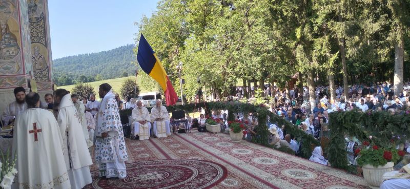 Credincioși impresionați până la lacrimi de o poezie a Sfântului Ioan Iacob și recitată de episcopul Macarie la Mănăstirea Neamț 1 WhatsApp Image 2026 08 06 at 12.42.49