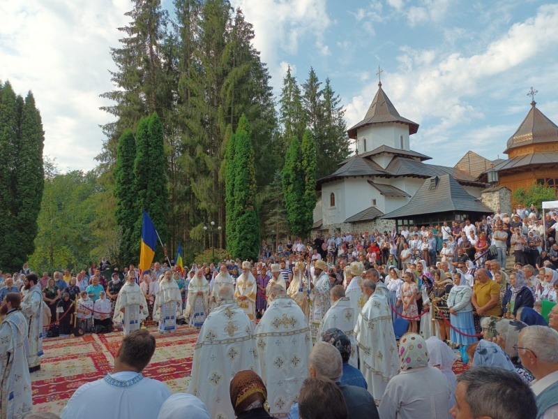 VIDEO-FOTO. Sărbătoare la Mănăstirea Sihăstria - hramul bisericii noi, Sfânta Teodora de la Sihla 3 WhatsApp Image 2026 08 07 at 09.27.29 4