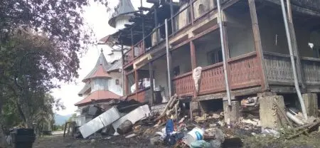 Mănăstirea Bisericani, urmele dezastrului provocat de un incendiu catrastrofal încă mai dăinuie WhatsApp Image 2026 08 08 at 12.52.06