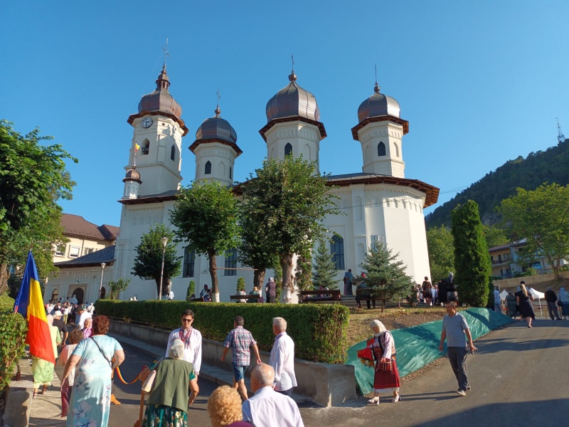VIDEO-FOTO. Resfințirea bisericii „Sfântul Ioan Botezătorul” din cartierul Mărăței, Piatra Neamț 6 WhatsApp Image 2026 08 09 at 08.47.26 1