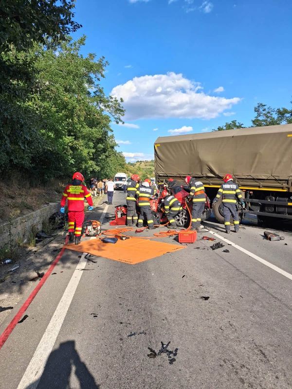 WhatsApp Image 2026 08 15 at 11.40.50 - Tragedie: familie din Târgu-Neamț, distrusă într-un accident cu un autocamion militar