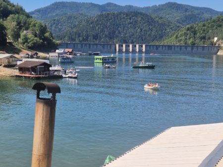 WhatsApp Image 2026 08 17 at 13.25.38 - Râurile din Neamț au debite de numai 24% din media lunară. Lacul Izvorul Muntelui, departe de cota de avarie