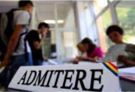 Elevi așteaptă la admitere în Neamț pentru liceu 2026.